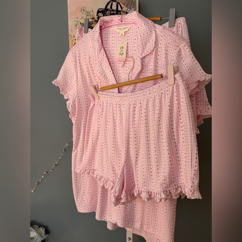 πLaura Ashley Pajamas Various Summer Loungewear Galore Top/Shorts Sets Assorted - Picture 2 of 7